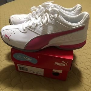 Tazon Puma Womens 8.5 New